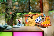Maria will einen Marathon laufen! Woozle ist ihr Trainer und Ernährungsberater. Der Optimampf 3001 soll die optimalen Nahrungsmittel produzieren, doch die Erfindung spuckt nur Pillen und Tabletten aus. Maria will einen Marathon laufen! Woozle ist ihr Trainer und Ernährungsberater. Der Optimampf 3001 soll die optimalen Nahrungsmittel produzieren, doch die Erfindung spuckt nur Pillen und Tabletten aus.