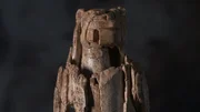 Kurz vor Ausbruch des Zweiten Weltkrieges entdeckt ein Archäologe einen 40 000 Jahre alten Schatz in Süddeutschland. Kurz vor Ausbruch des Zweiten Weltkrieges entdeckt ein Archäologe einen 40 000 Jahre alten Schatz in Süddeutschland.