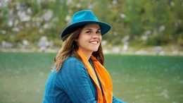 Bennys Mutter Andrea (Katharina Wackernagel) ist mit auf Klassenfahrt gefahren.