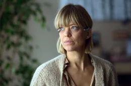 Cynthia Bonsant (Heike Makatsch) und die Brille der aktuellen Act App.