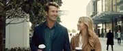 Ben (Glen Powell), Bea (Sydney Sweeney).