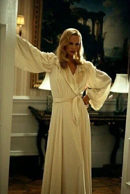 Die verf&uuml;hrerische Laura Kensington (Charlize Theron) hat es auf den Versicherungsdetektiv C.W. Briggs abgesehen.
