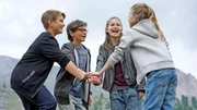 Geschafft! Johannes, Benny, Mia und Alice haben den Fall gelöst! Geschafft! Johannes, Benny, Mia und Alice haben den Fall gelöst!