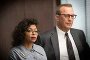 Katherine G. Johnson (Taraji P. Henson, l.); Al Harrison (Kevin Costner, r.)