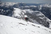 Markus Furtner und Maxi Furtner kurz unter dem Kuchler Kreuz am Hohen G&ouml;ll in den Berchtesgadener Alpen bei Berchtesgaden, Bayern, Deutschland