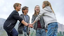 Geschafft! Johannes, Benny, Mia und Alice haben den Fall gel&ouml;st!