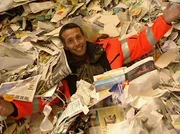 Willi Weitzel will wissen, was mit dem M&uuml;ll passiert. Dazu verbringt er einen ganzen Tag mit den "M&uuml;llm&auml;nnern".