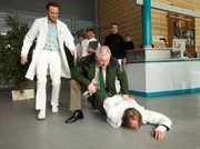 MDR Fernsehen IN ALLER FREUNDSCHAFT FOLGE 643, "Bittere Vorw&uuml;rfe". Der wegen Fahrerflucht verurteilte JVA-Insasse Gunter Dahlke hat sich in der Gef&auml;ngnisk&uuml;che eine Messerverletzung zugezogen. Seinen Aufenthalt in der Sachsenklinik nutzt er f&uuml;r einen Fluchtversuch.