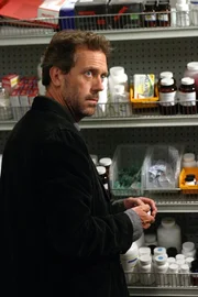 War es eine &Uuml;berdosis die den Zustand seines Patienten verschlechtert hat? Dr. Gregory House (Hugh Laurie) will der Sache auf den Grund gehen.