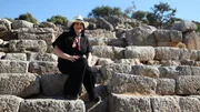 Zu Besuch an der Wiege der europ&auml;ischen Kultur: Historikerin Janina Ramirez auf Spurensuche in Knossos.