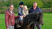Familie Jordan z&uuml;chtet Dartmoor-Ponies. Mit Pony "Blacky" treten sie bei der Devon County Show an.