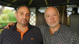 MDR FERNSEHEN DER LANGE WEG DER SINTI UND ROMA, am Dienstag (07.04.26) um 22:10 Uhr. Die Musiker Romani Weiss und Manolito Steinbach (li.).  Der Film ist ab 15.03.2022 in der ARD Mediathek abrufbar.