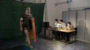 Biomechaniker messen mit Hilfe von Motion Capture die genauen Bewegungsabl&auml;ufe bei M&auml;rschen mit schwerem Gep&auml;ck.