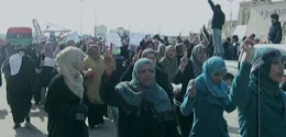Nach jahrzehntelanger Unterdr&uuml;ckung bricht 2011 infolge heftiger Unruhen ein B&uuml;rgerkrieg aus. Er l&auml;utet das Ende von Gaddafis Herrschaft ein.