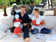 Leonie (Julia Brendler) und Thomas (Jens Atzorn) haben viel Freude mit ihren munteren Drillingen. Leonie (Julia Brendler) und Thomas (Jens Atzorn) haben viel Freude mit ihren munteren Drillingen.