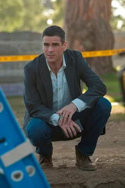 Eddie Cahill (Det. Don Flack).