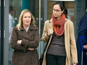 Erika Lorenz (Simone Ascher) glaubt, der Lehrer ihrer Tochter h&auml;tte diese bedr&auml;ngt und deshalb sei die 16-J&auml;hrige vom Dach der Schule gest&uuml;rzt.