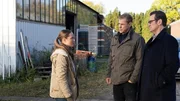 In der G&auml;rtnerei von Jule Bergers (Tabea Willemsen, l.) Eltern, befragen Finn Kiesewetter (Sven Martinek, M.) und Lars Englen (Ingo Naujoks, r.) diese zum Tod ihrer Kundin Esther Gleims.