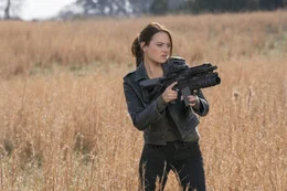 Wichita (Emma Stone) in Columbia Pictures' ZOMBIELAND: DOUBLE TAP.