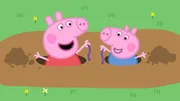 Peppa und Schorsch (r.) spielen im Matsch und haben eine Menge Spa&szlig;.