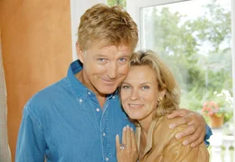 Traumpaar in Blond: Zwischen der Verlagsangestellten Doris (Andrea L'Arronge) und dem schwedischen Naturburschen Einar (Nick Wilder) funkt es gewaltig.