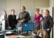 Kommissar Kluftinger (Herbert Knaup, Mitte) und sein Team: Sandy Henske (Katharina Spiering), Willi Renn (Klaus Stiglmeier, links), Roland Hefele (Jockel Tschiersch, rechts) und Richard Maier (Johannes Allmayer).