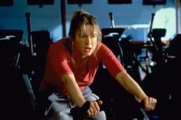 Ihren guten Vorsatz, mehr Sport zu treiben setzt Bridget Jones (Ren&eacute;e Zellweger) sofort in die Tat um.