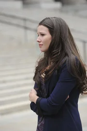 Jenn Proske (Serena Matthews).