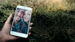 Ein Foto am Telefonbildschirm.