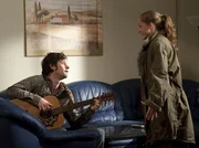 Clara hat hei&szlig;e News f&uuml;r Alex: ist Herr Pasulke etwa der Vater von Frau Br&auml;unings Baby?