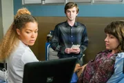 (v.li.): Antonia Thomas (Dr. Claire Browne), Freddie Highmore (Dr. Shaun Murphy), Paige Spara (Lea Dilallo).
