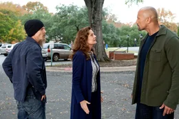 Agent Cooper (Barry Pepper, l.) von der US-Drogenvollzugsbeh&ouml;rde DEA ist sich nicht sicher, ob das Einschleusen von John (Dwayne Johnson, r.) wirklich eine gute Idee ist, doch Staatsanw&auml;ltin Keeghan (Susan Sarandon, M.) will unbedingt die Wahlen gewinnen und geht deshalb den harten, lebensgef&auml;hrlichen Weg ...