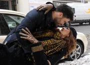 Nach und nach merkt Jessica (Fiona Erdmann, r.), dass sie Gefühle für Barni (Karim Cherif, l.) hat. Doch haben die beiden eine ernsthafte Chance? Nach und nach merkt Jessica (Fiona Erdmann, r.), dass sie Gefühle für Barni (Karim Cherif, l.) hat. Doch haben die beiden eine ernsthafte Chance?