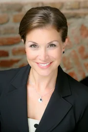 Tina F&ouml;rster (Claudia Pupeter).