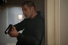 Eigentlich wollte Johns Mitarbeiter Daniel (Jon Bernthal) endlich raus aus dem Drogenmilieu, doch dann braucht sein Chef dringend seine Hilfe ...