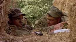 An Becketts (Tom Berenger) Seite ist zu seinem Leidwesen der unerfahrene SWAT-K&auml;mpfer Richard Miller (Billy Zane,l.). Fast am Ziel geht etwas schief.