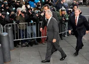 Berhard Madoff auf dem Weg zum Gericht