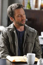 Frank Waters (Michael Weston)