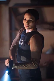 Jessica Knight (Katrina Law)