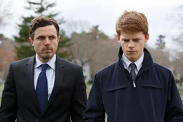 Lee Chandler (Casey Affleck, l.); Patrick (Lucas Hedges, r.)