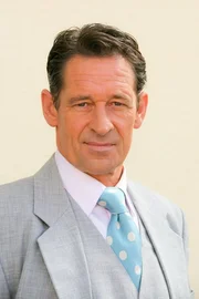 Lothar Heisig (Max Tidof).