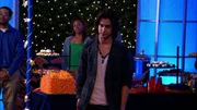 Beck Oliver (Avan Jogia, vorne) Beck Oliver (Avan Jogia, vorne)