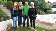 Von links: Stefanie, Alisa, Tr&ouml;delexperte Mauro Corradino und Mechthild.