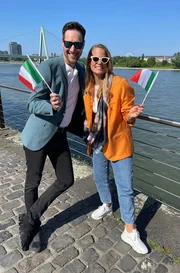 Moderator Sven Kroll und Moderatorin Svenja Kellershohn holen La Dolce Vita nach NRW &ndash; mit Eis, Pizza und ganz viel Italien-Gef&uuml;hl.