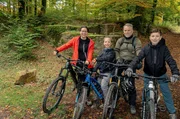Mit dem Bike entlang der Limesroute. Familie Dack aus Kriftel will den Limes erkunden.