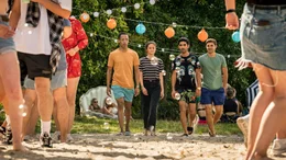 (v.l.n.r.) Yannick (Jerry Hoffmann); Hannah (Lea van Acken); Musti (Reza Brojerdi); Tom (Lucas Reiber)