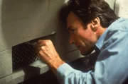 Der Verbrecher Frank Morris (Clint Eastwood) muss f&uuml;r seine Flucht mit vielen Tricks und Verstecken arbeiten.