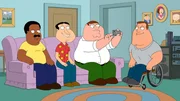 W&auml;hrend Brian und Peter mit der Schwangerschaft zu k&auml;mpfen haben, versucht Peter (2.v.l.) mit Joe (r.), Quagmire (2.v.l.) und Cleveland (l.) einen Internethit zu filmen ...