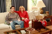 Barry Goldberg (Troy Gentile, l.); Beverly Goldberg (Wendi McLendon-Covey, r.)