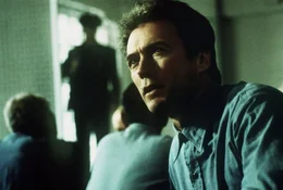 Alcatraz gilt als das sicherste Gef&auml;ngnis der Welt - niemandem ist bislang die Flucht gelungen. Trotzdem sinnt H&auml;ftling Morris (Clint Eastwood), der als notorischer Ausbrecher bekannt ist, vom ersten Augenblick an auf Flucht.